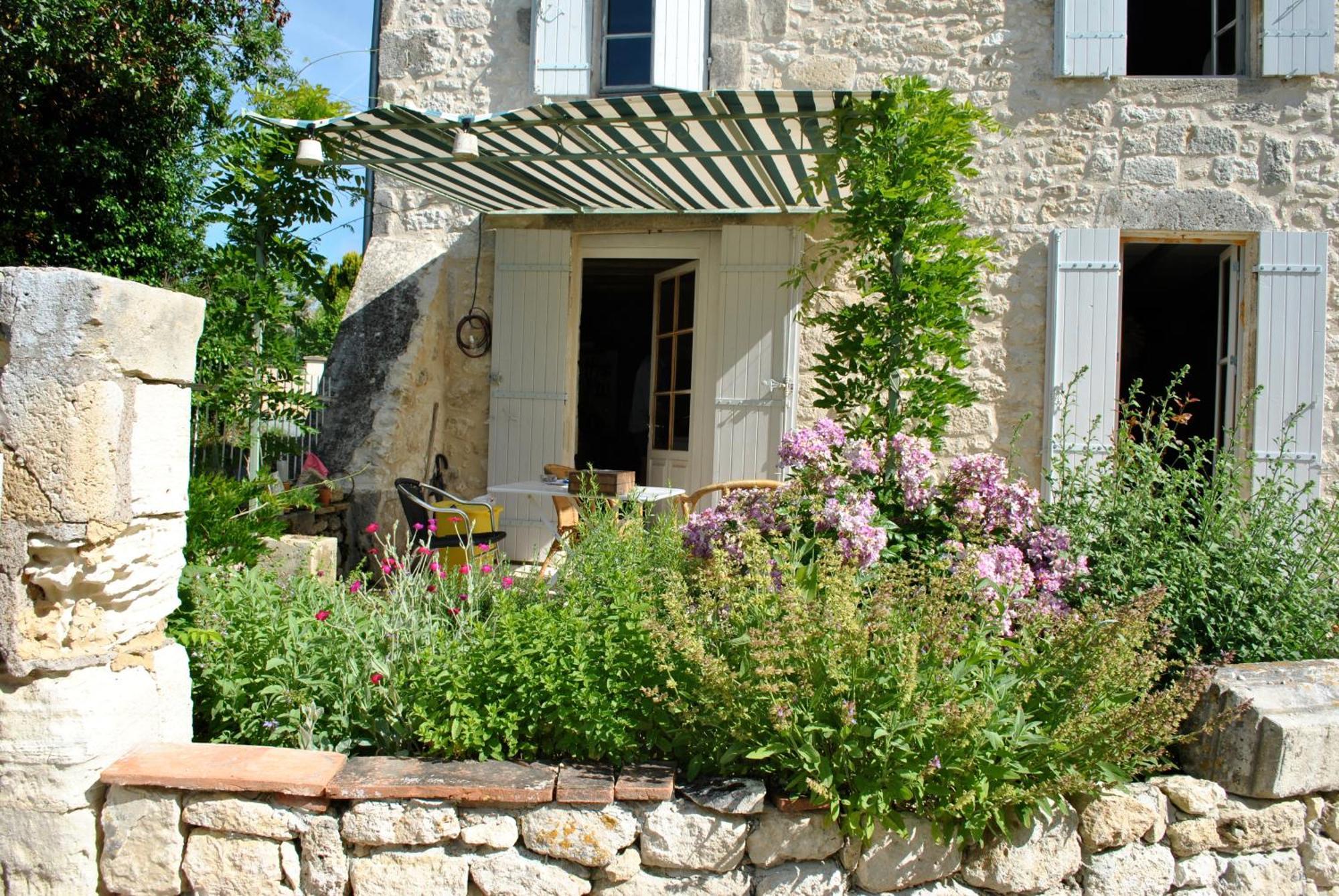 Les Foucauds Hotel Saint-Quentin-de-Caplong ภายนอก รูปภาพ