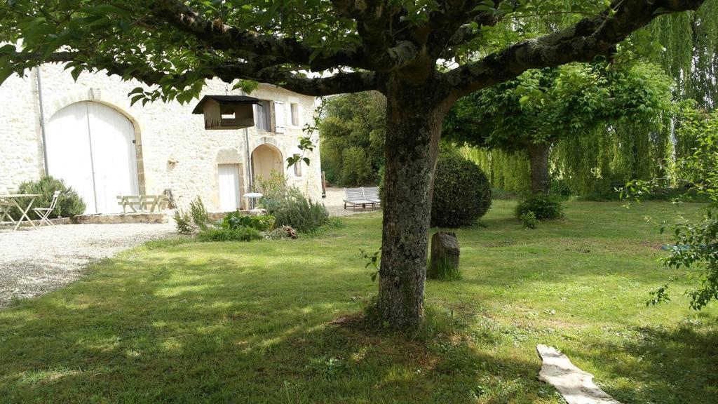 Les Foucauds Hotel Saint-Quentin-de-Caplong ภายนอก รูปภาพ