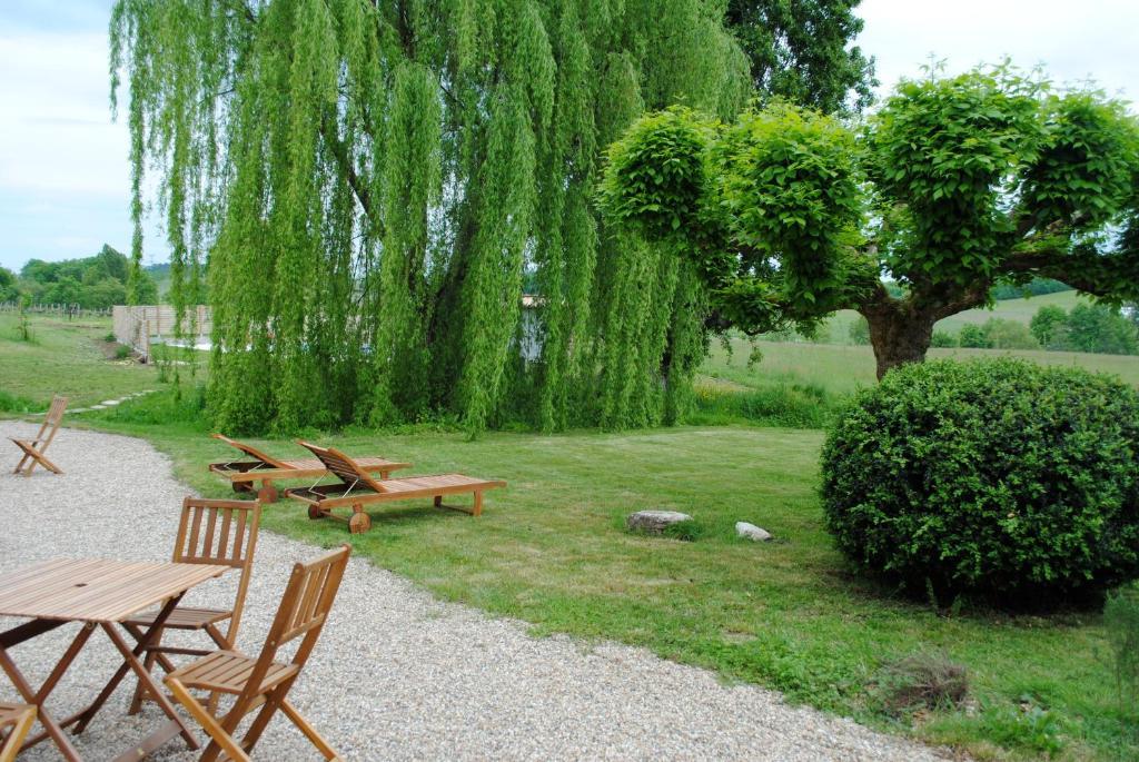 Les Foucauds Hotel Saint-Quentin-de-Caplong ภายนอก รูปภาพ